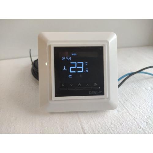 Терморегулятор програмний DEVIreg Opti Терморегулятор програмний DEVIreg Opti