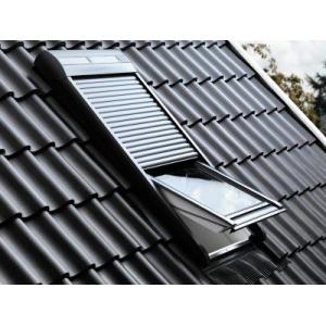 Ролета на мансардні вікна Velux SSL MK06 78x118 см працює на сонячній батареї