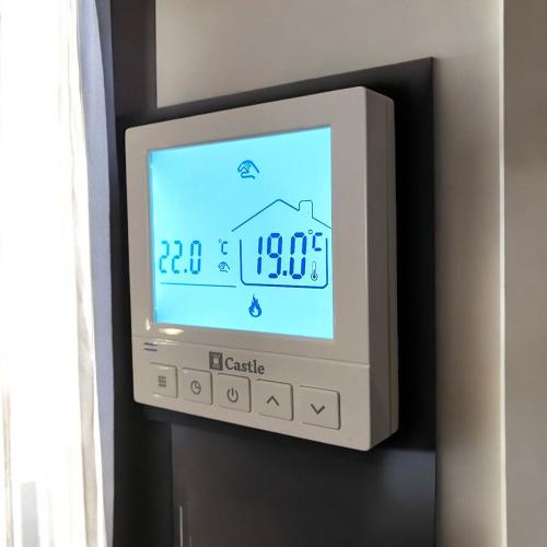 Терморегулятор программируемый для теплого пола Castle АС819H Терморегулятор программируемый для теплого пола Castle АС819H