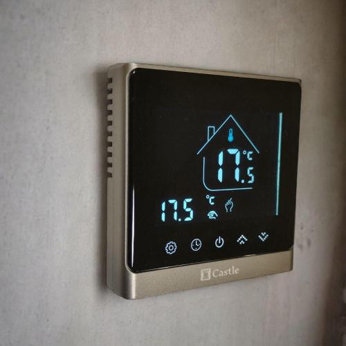 Терморегулятор програмний для теплої підлоги Castle АС8400Н WI-FI Чорний-Срібло