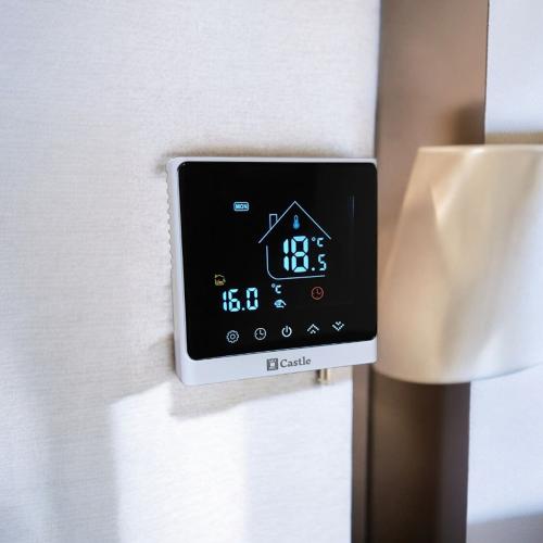 Терморегулятор программируемый для теплого пола Castle АС8400H-W Белый Терморегулятор программируемый для теплого пола Castle АС8400H-W Белый