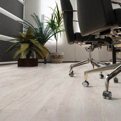 Ламінат Kronotex Exquisit Plus D4984 Дуб Східний Білий (1х) V4 32 клас 8мм