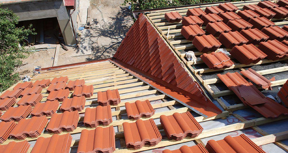 укладання монтаж керамічної черепиці braas