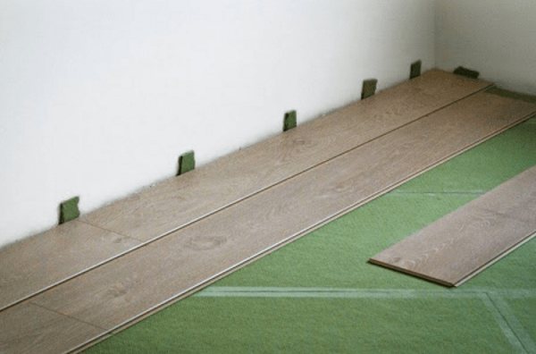 Укладка подложки под ламинат