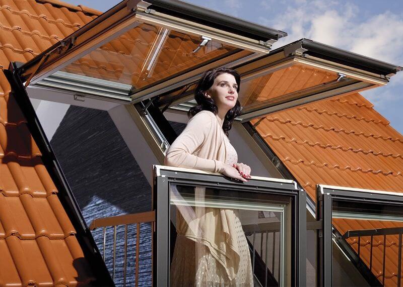вікно з балконом у даху, вихід вікно люк fakro roto velux